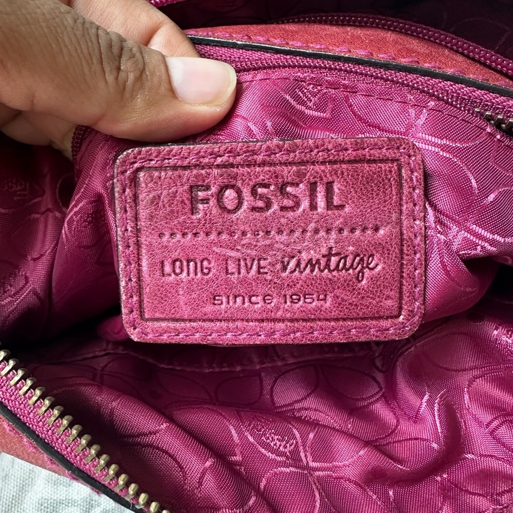 Fossil Women's Burgundy Leather Crossbody Bag good condition like new - Picture 5 of 16